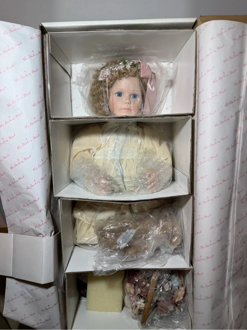 MINT VICTORIAN CHILDREN HAND CRAFTED 'GOLDIE'1989 DOLL BY JAN HAGARA 21